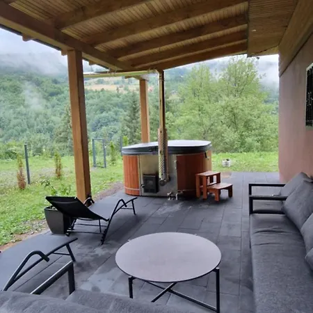 Chalet гук
